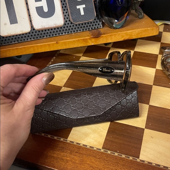 Gucci glasses main image 4